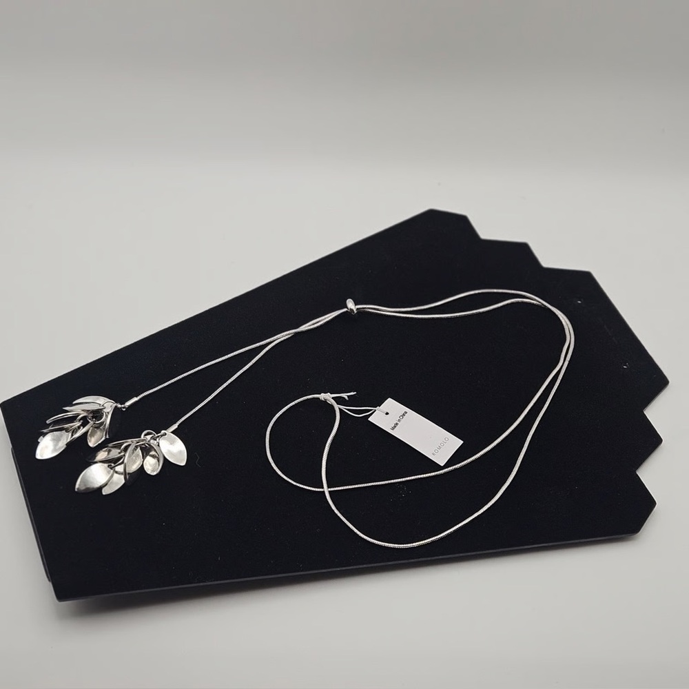 Romolo Silver-Tone Leaf